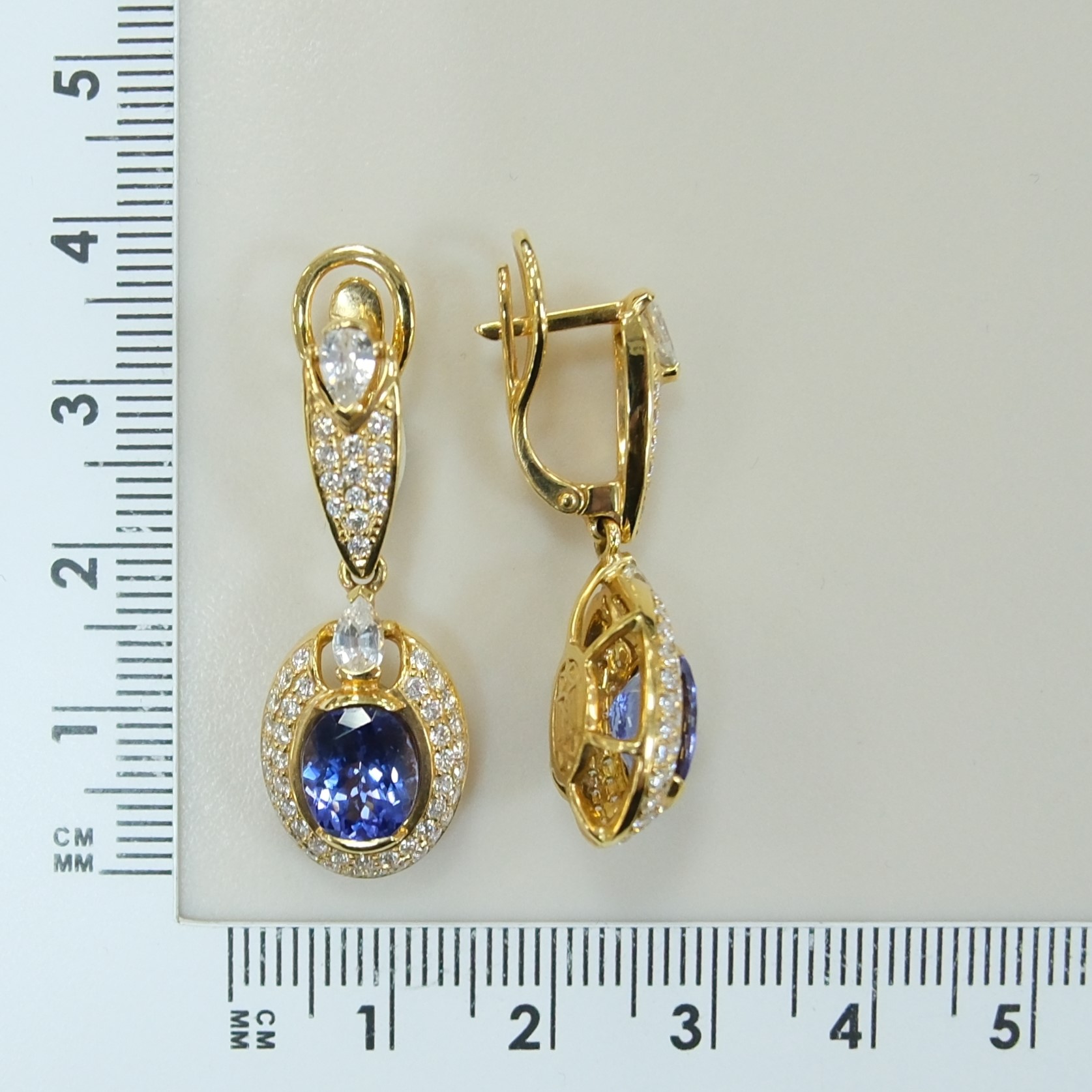 Серьги из желтого золота с танзанитами